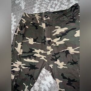 ⭐️RedFox Jeans, Army style cargo pants, size Medium⭐️ Great Condition ⭐️
